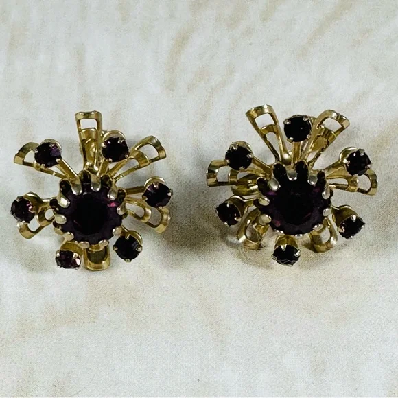 Super deep grape purple starburst screw back earrings mid mod 60s - Picture 4 of 5